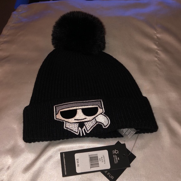 Karl Lagerfeld Paris Black Ribbed Beanie Karl Patch Black Faux Fur Pom OS NWT - Picture 15 of 15